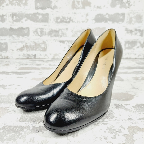 Nine West Burg Leather Black Almond Toe Heeled Pumps V18 - Picture 2 of 14